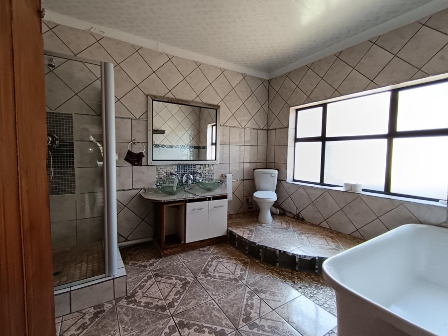 5 Bedroom Property for Sale in Hospitaalpark Free State